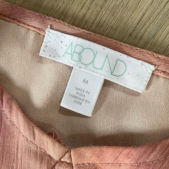 ABOUND Cute Pink Off the shoulder top with poof sleeves. Size M - Picture 5 of 7